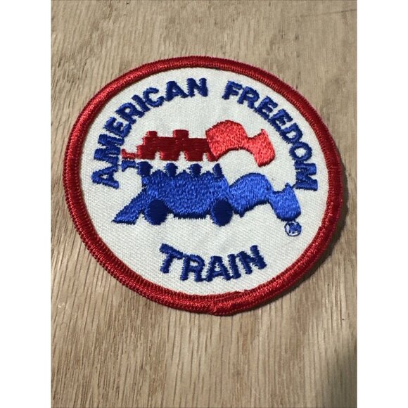 Vintage American Freedom Train 1976 Jacket Patch Railroad Steam Engine Retro - Picture 1 of 3